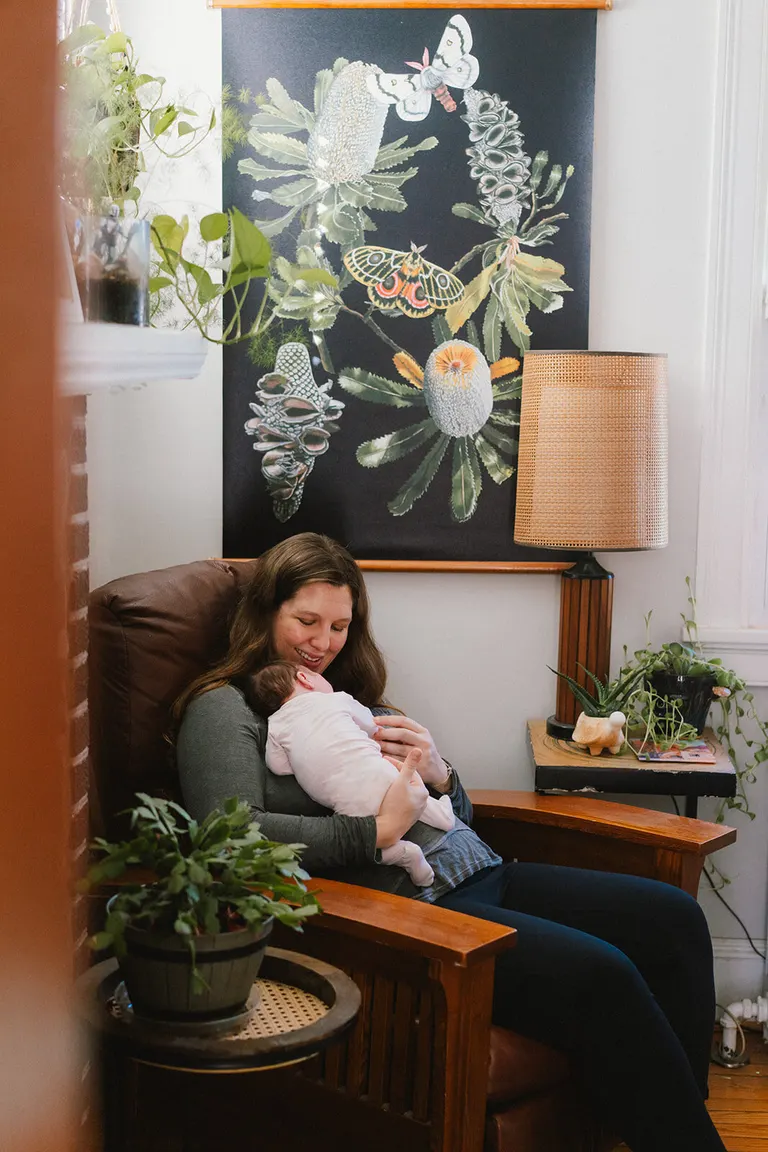 relaxed newborn photos at home in the winter with leah o'connell in charlottesville, va