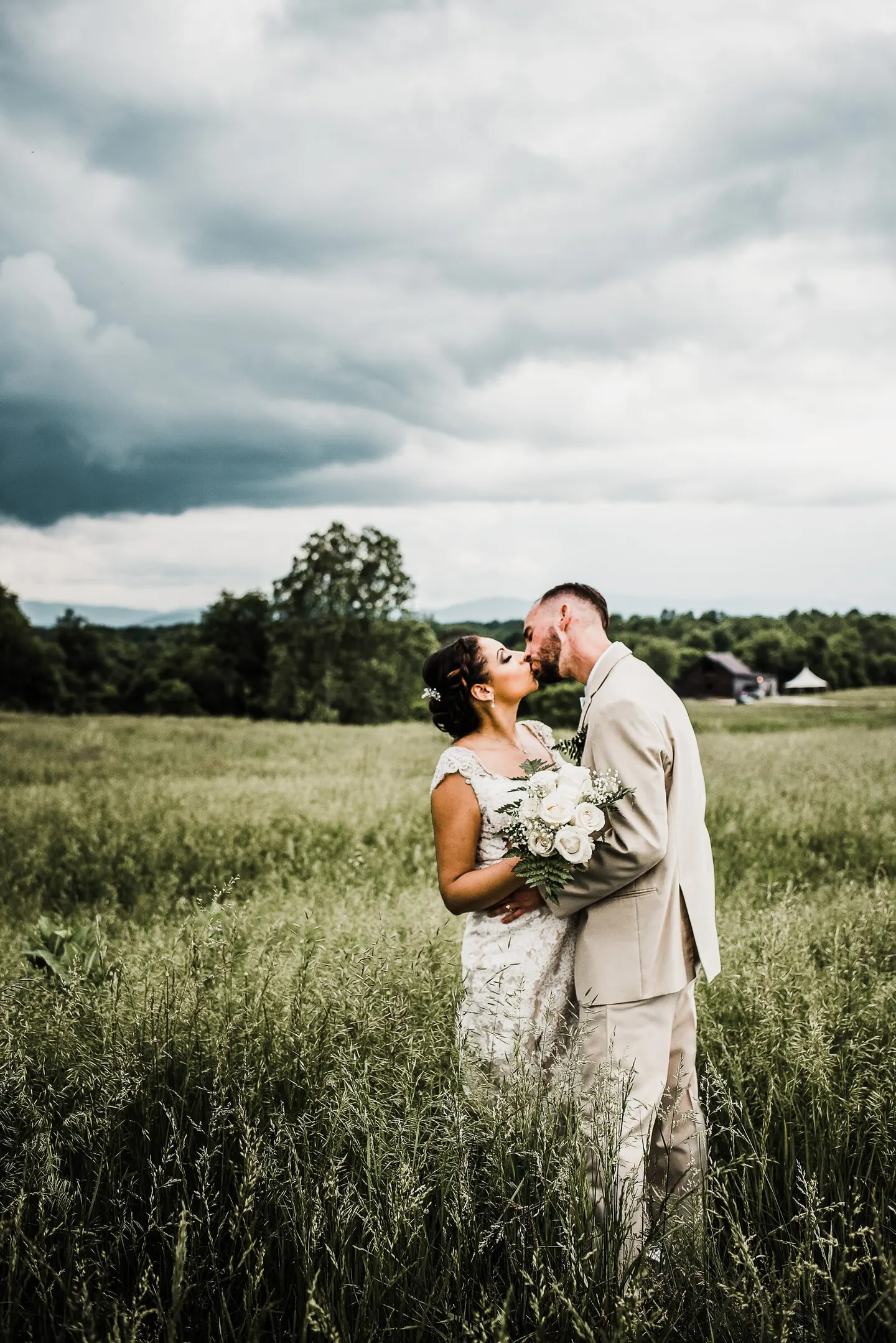 small wedding photography in Charlottesville, VA